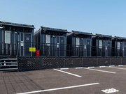 コンテナを活用したホテルの外観。岐阜県内に開業する３施設も同様の仕様になる＝茨城県阿見町