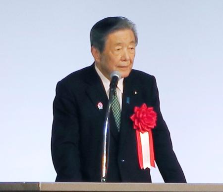 　鹿児島市で講演する自民党の森山幹事長＝１１日午後
