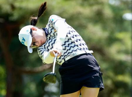 　第１日、８アンダーで首位の荒木優奈＝袖ケ浦ＣＣ新袖