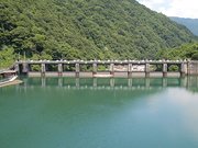 宮川の水をせき止めて取水する関西電力打保ダム＝１９日、飛騨市宮川町