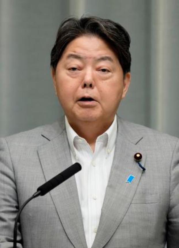 　記者会見する林官房長官＝１９日午前、首相官邸