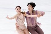 　アイスダンスＲＤ　演技する紀平梨花（左）、西山真瑚組＝田中貴金属アイスアリーナ