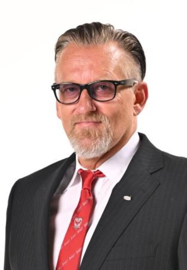 　富士通のＢＴ・テーブス監督