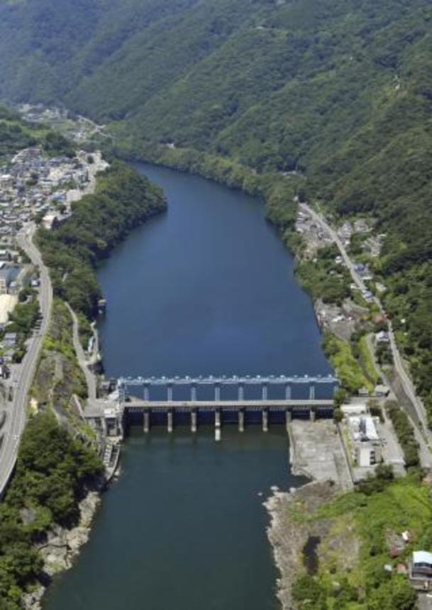 　徳島県三好市の池田ダム＝２０２２年７月