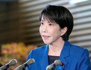 　ＡＰＥＣ首脳会議への出発前に記者団の取材に応じる高市首相＝３０日午後、首相官邸