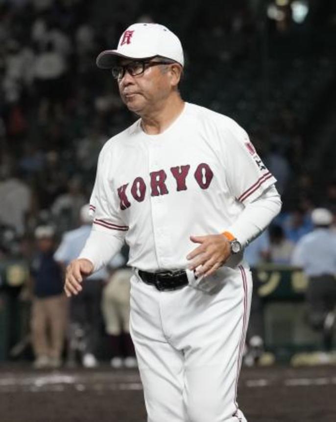 　広陵高野球部の中井哲之元監督＝２０２５年８月、甲子園球場