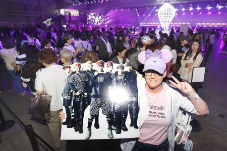 　１３日、ソウル近郊で開かれたＢＴＳのイベントに訪れたファン（聯合＝共同）