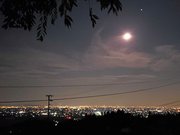 「華音の森」から見える夜景＝池田町段、天然温泉湯元湯華の郷