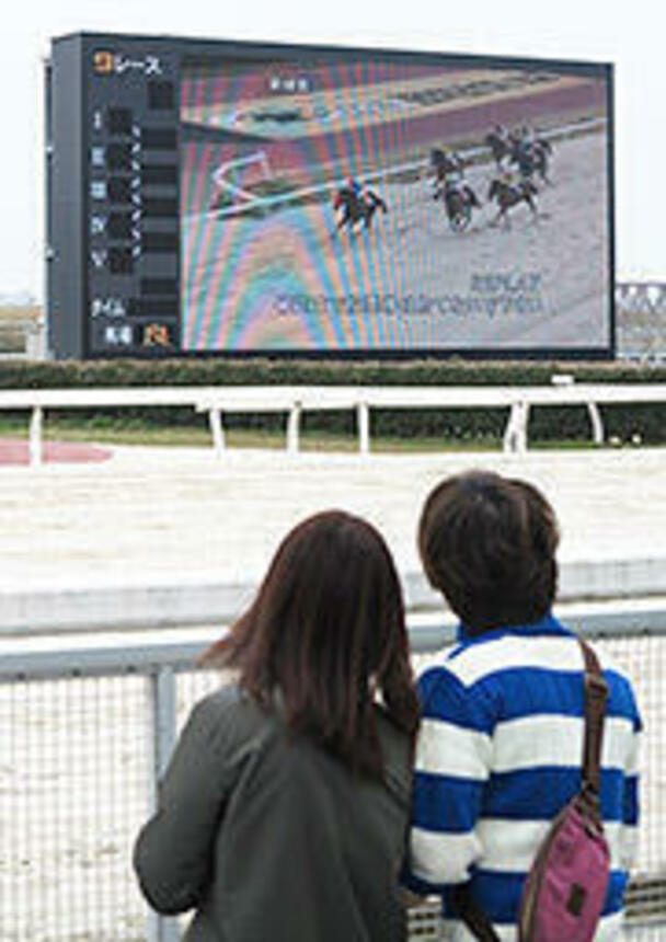 迫力あるレース映像が楽しめる笠松競馬の「清流ビジョン」