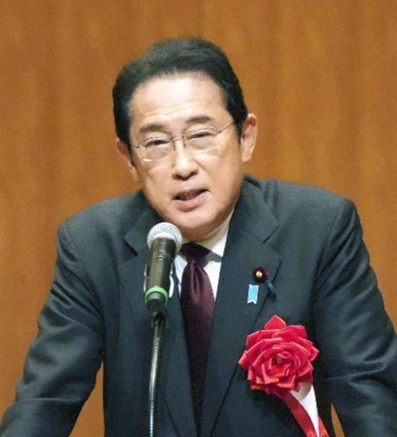 　長崎県佐世保市で開かれた集会で話す自民党の岸田文雄前首相＝７月１日