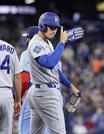 　ブルージェイズ戦の１回、四球を選んだドジャース・大谷。昨季から４３試合連続出塁とし、２００９年にマリナーズのイチローが樹立した日本勢最長記録に並んだ＝トロント（共同）