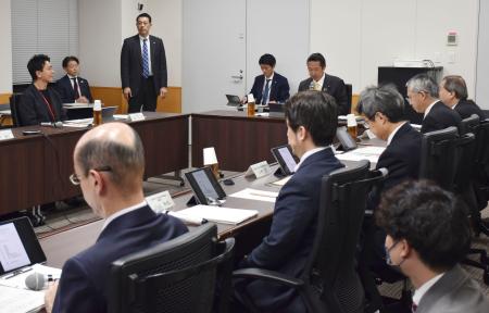 　内閣府で開かれた国家戦略特区の規制改革を巡る政府と関係自治体との合同会議＝１７日午後