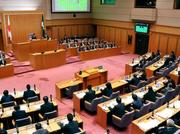 　アスリート盗撮を「性暴力」と位置付けた条例が可決、成立した三重県議会本会議＝２４日午前