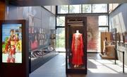 　熊本県八代市役所で始まった常設展「八代亜紀想い出ギャラリー」＝２日午後