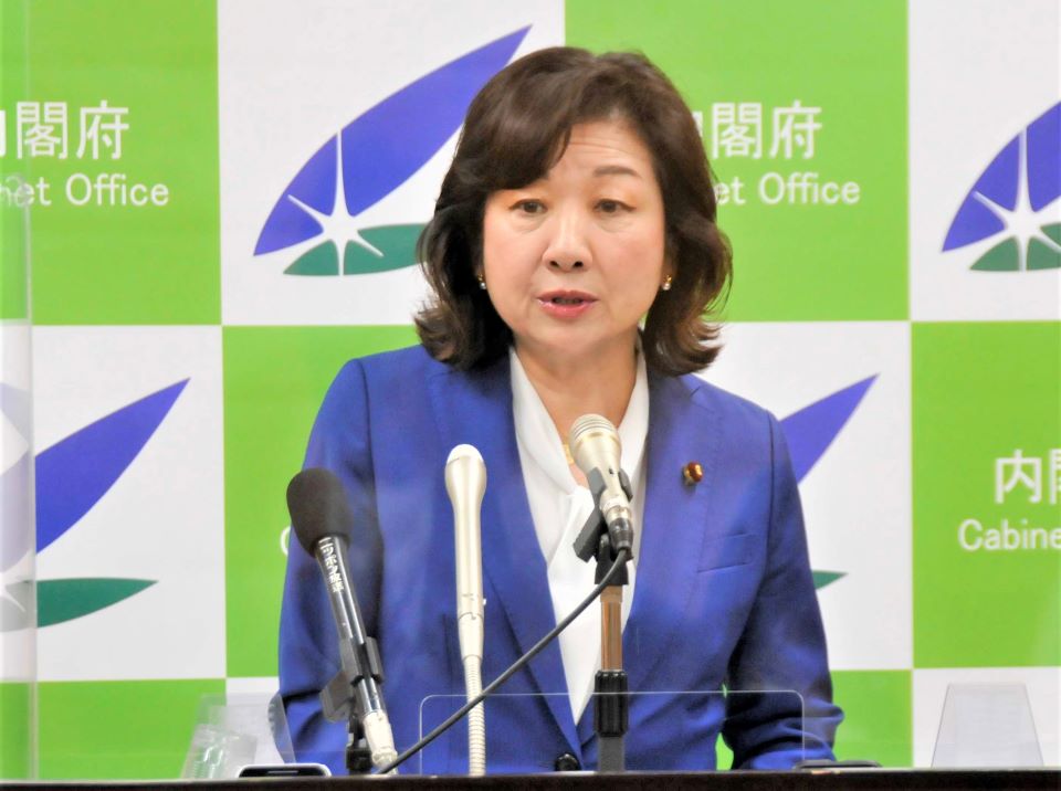 公務に復帰し記者会見に臨む野田聖子こども政策担当相＝１２日午前、内閣府