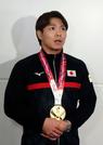 　柔道の世界選手権から帰国し、取材に応じる阿部一二三＝７日、羽田空港