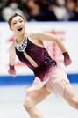 　フィギュアスケートの全日本選手権女子フリーで演技する坂本花織。５連覇を果たし、ミラノ・コルティナ冬季五輪代表に決まった＝２１日、東京・国立代々木競技場