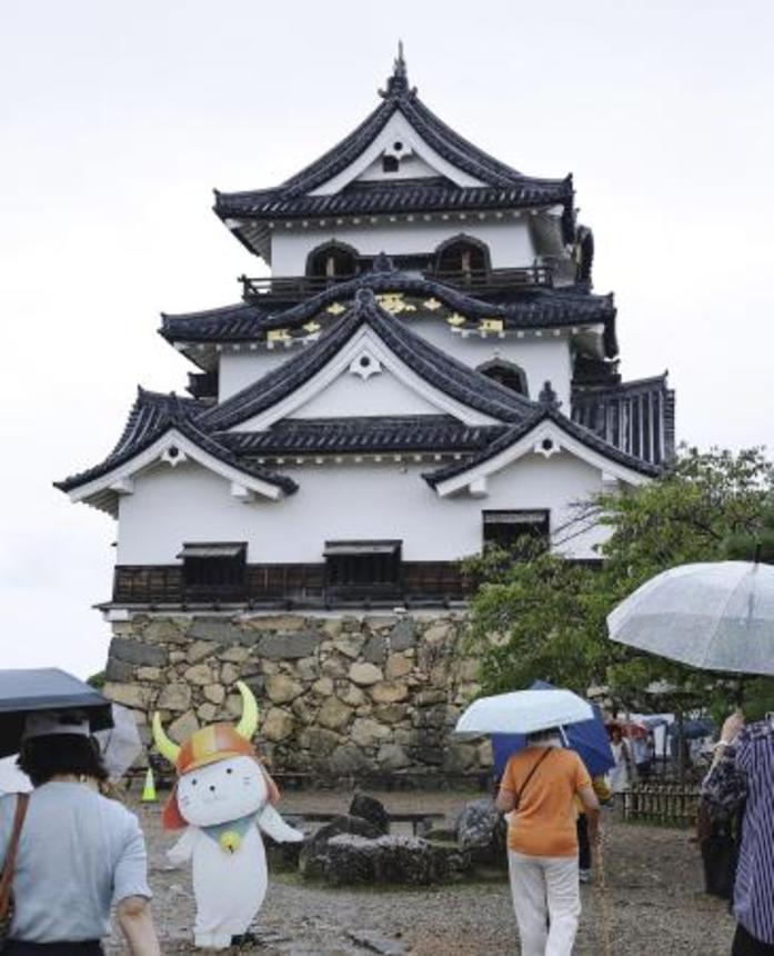 　彦根城＝滋賀県彦根市