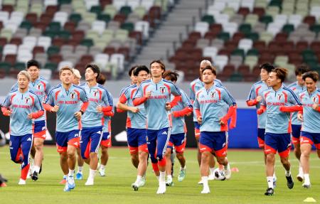 　ニュージーランド戦へ向け最終調整する日本代表＝ＭＵＦＧスタジアム