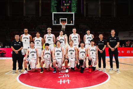 　Ｗ杯アジア１次予選の中国戦に臨んだ日本代表＝瀋陽（（Ｃ）ＦＩＢＡ・共同）