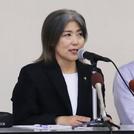 　記者会見する静岡県伊東市の田久保真紀市長＝２日午前、伊東市