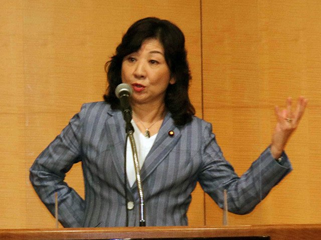 政治資金パーティーで講演する野田聖子幹事長代行＝７月、岐阜市内