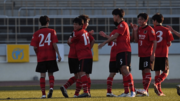 帝京大可児×柳ケ浦＝試合後、勝利を喜ぶ帝京大可児の選手たち＝浦和駒場