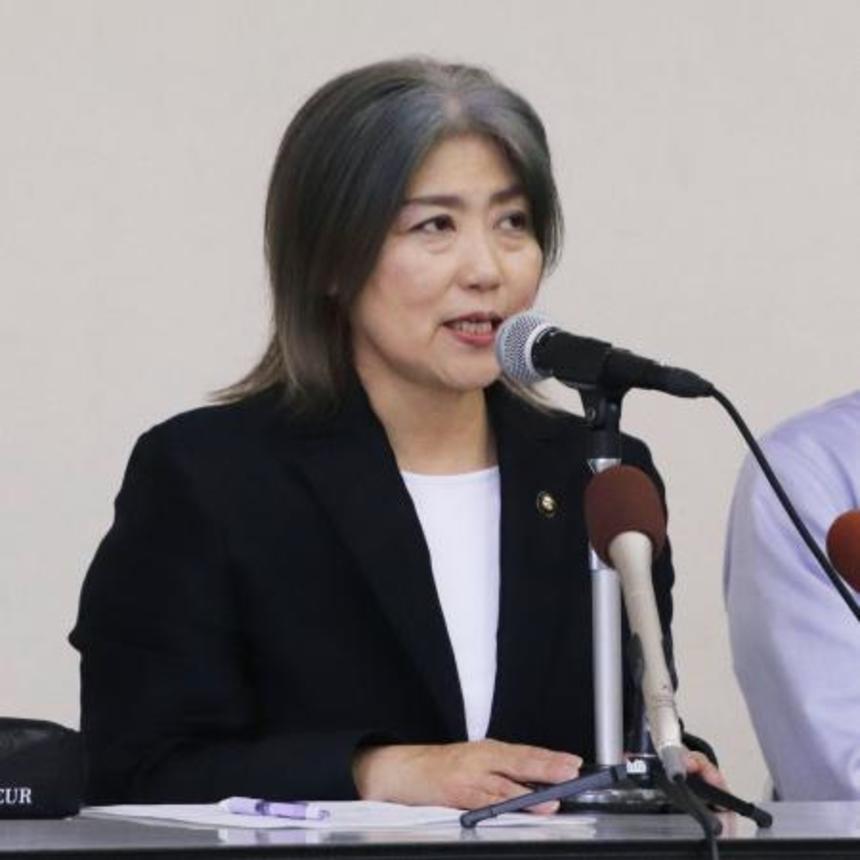 　記者会見する静岡県伊東市の田久保真紀市長＝２日午前、伊東市