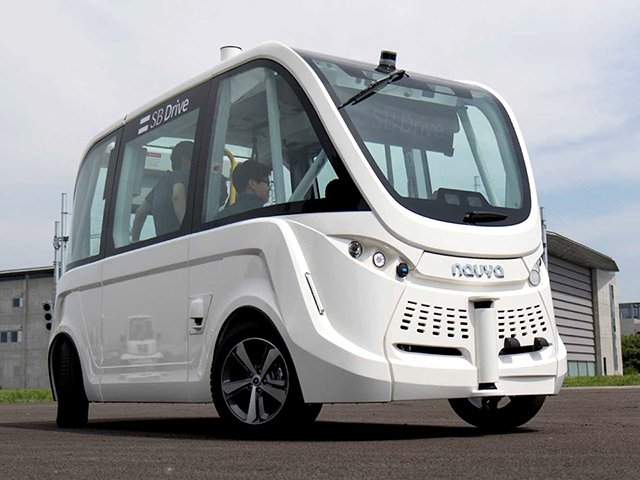 岐阜市が自動運転の実証実験で使う小型バスタイプの電気自動車（同市提供）