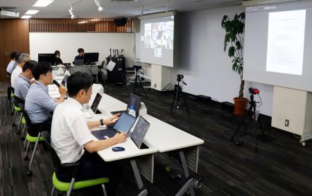 　厚労省のがん診療提供体制のあり方に関する検討会＝２７日午後、東京都港区