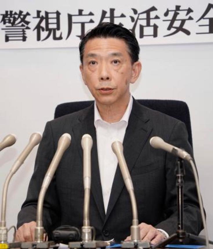 　スカウトグループ「アクセス」を巡る特別捜査本部の閉鎖を受け、記者会見する警視庁保安課の半田正浩課長＝２６日午前、警視庁
