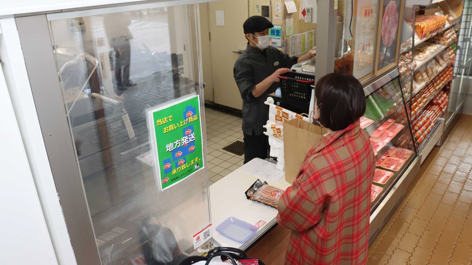 リニューアルオープンした「めいほうミート」＝郡上市明宝大谷、道の駅「明宝」