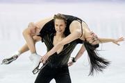 　世界フィギュアのアイスダンス、リズムダンスで演技するアリソン・リード、サウリウス・アンブルレビチウス組＝２７日、プラハ（ＡＰ＝共同）