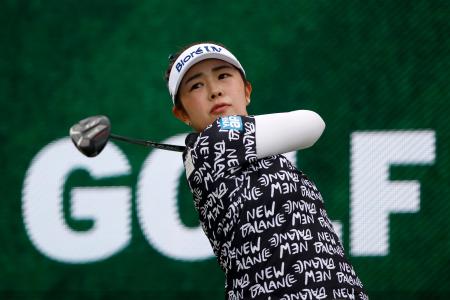 　１８番でティーショットを打つ山下美夢有＝２１日、米ベルモント（ＡＰ＝共同）