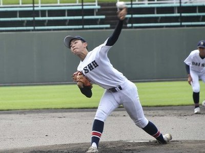 大垣商×加納＝力投する大垣商の先発大橋＝長良川