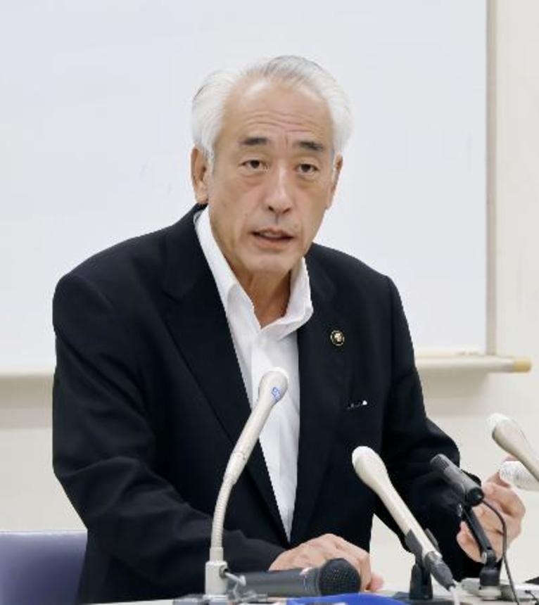 　茨城県神栖市の木内敏之市長＝３日、神栖市