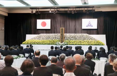 　福岡大空襲から８０年となり営まれた追悼式＝１９日午後、福岡市役所