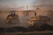 　１８日、ガザとの境界に近いイスラエル領内に配備されたイスラエル軍の戦車（ゲッティ＝共同）