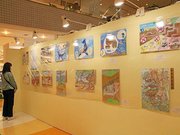 アイデアあふれる力作が並ぶ県発明くふう展＝岐阜市正木中、マーサ２１