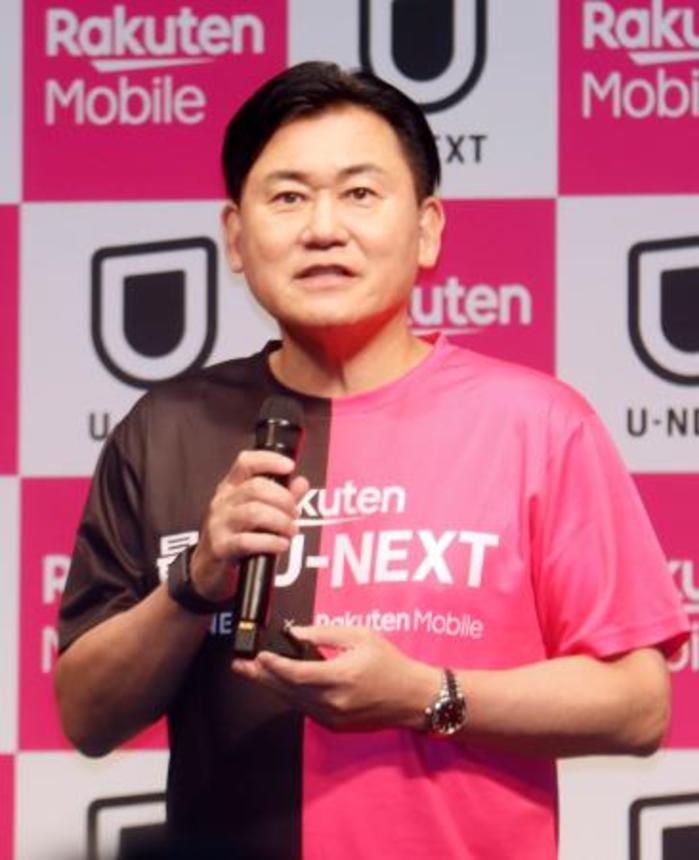 　記者会見する楽天モバイルの三木谷浩史会長＝２３日午後、東京都渋谷区