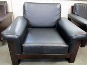 　東京都立川市が「メルカリ」に出品したソファ（同市提供）