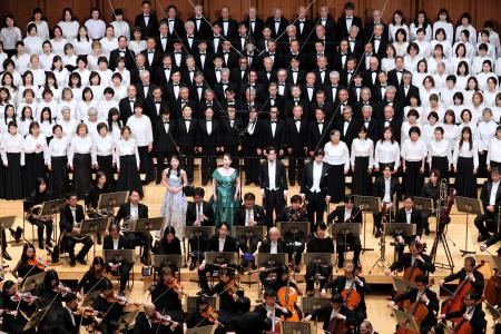 　「がん患者さんが歌う第九チャリティーコンサート」＝１９日午後、東京・池袋の東京芸術劇場（代表撮影）
