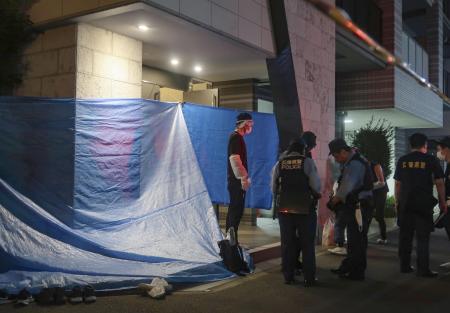 　刺殺事件があったマンション＝２０日、神戸市中央区