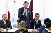 　自民党の全国幹事長会議であいさつする石破首相。右は森山幹事長＝２８日午後、東京・永田町の党本部