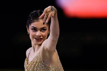 　エキシビションで演技するアデリア・ペトロシャン＝ミラノ（共同）