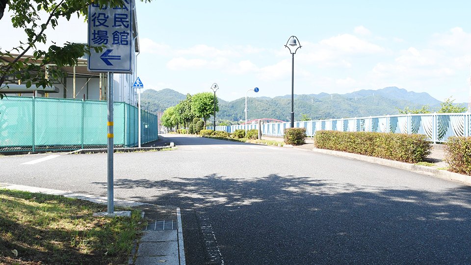 町民限定観覧エリアとなる打ち上げ場所近くの飛騨川右岸＝川辺町中川辺