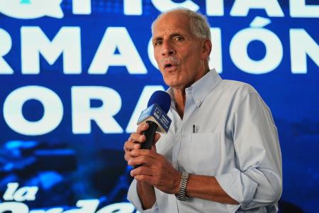 　ホンジュラス大統領選の候補者、アスフラ氏＝１日、テグシガルパ（ＡＰ＝共同）