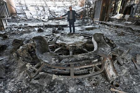 　イスラエル軍の攻撃を受けたイラン国営テレビ本部のスタジオ＝２９日、テヘラン（共同）