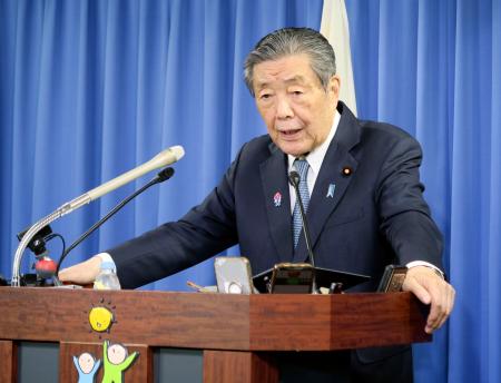 　記者会見する自民党の森山幹事長＝２２日午前、東京・永田町の党本部