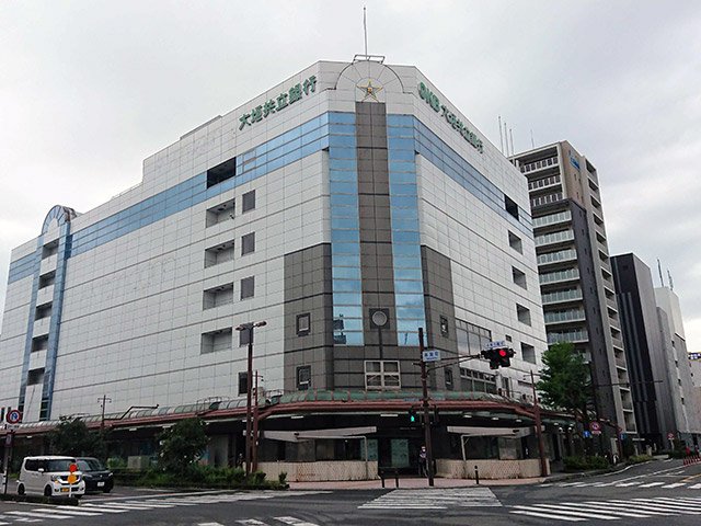 ヤナゲン大垣本店が入っていた建物。再開発に向けた構想が動き始めている＝大垣市高屋町
